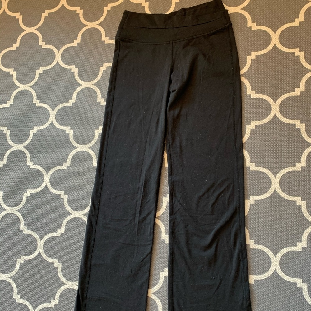 Black lululemon boot cut yoga pants